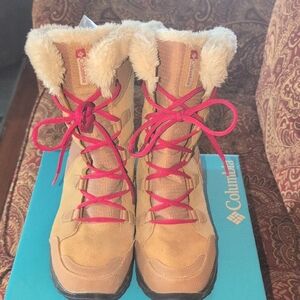 Columbia Winter Tall Hiking Boots Tan Boots with Red Laces Size 10 Women's